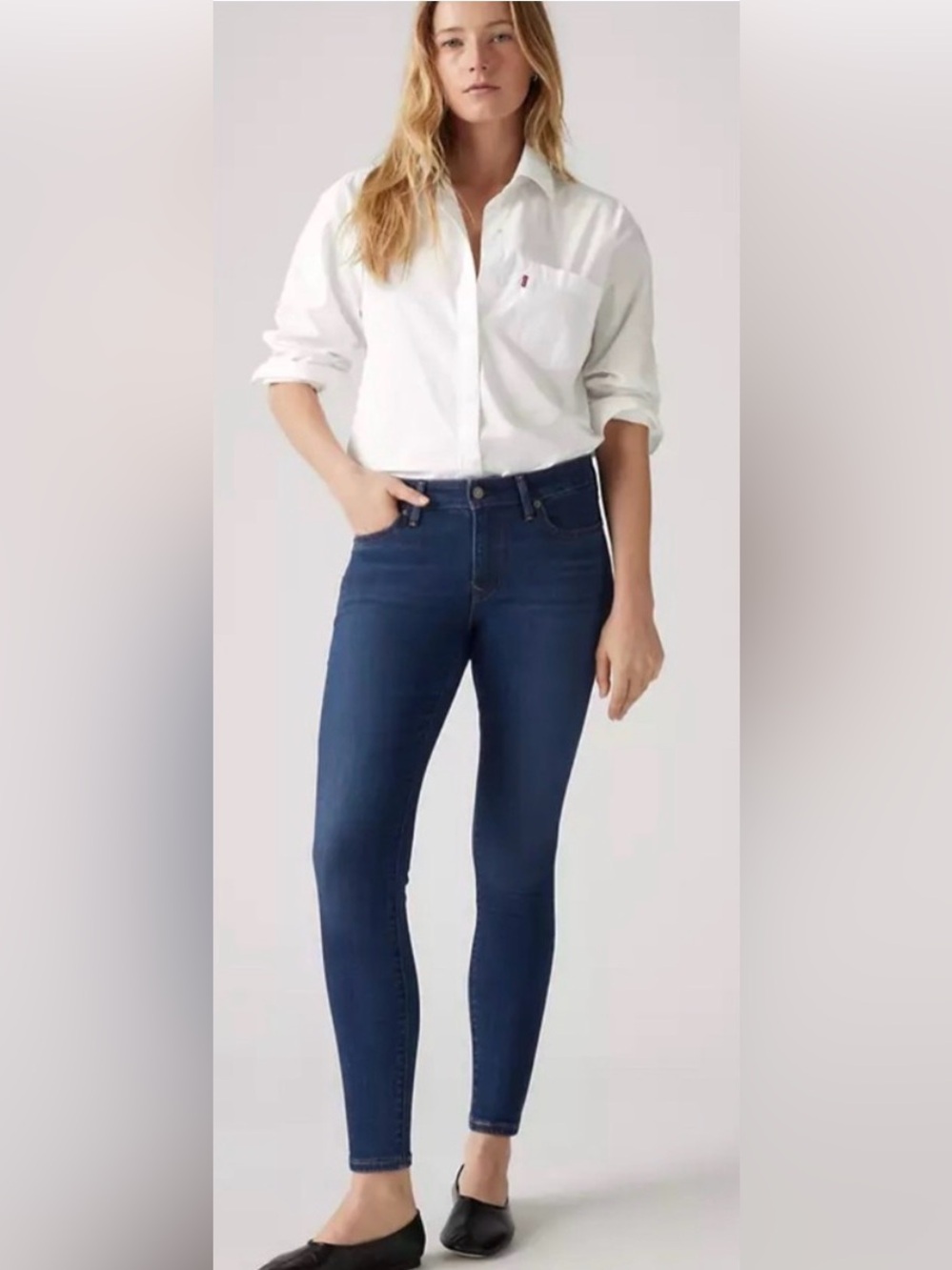 Levi’s 711 NWOT Mid-Rise Dark Blue Women’s Skinny Jeans